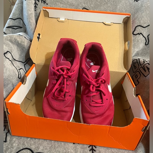 Nike lightly used Pink Air Max Oketo women’s size 11 with box - Picture 9 of 9